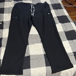Figs woman scrub pants back elastic with pockets